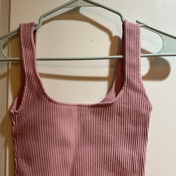 GLASSONS ribbed pink tank top - Picture 2 of 3